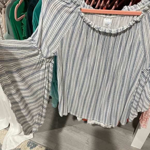 Random shirts - Picture 5 of 15